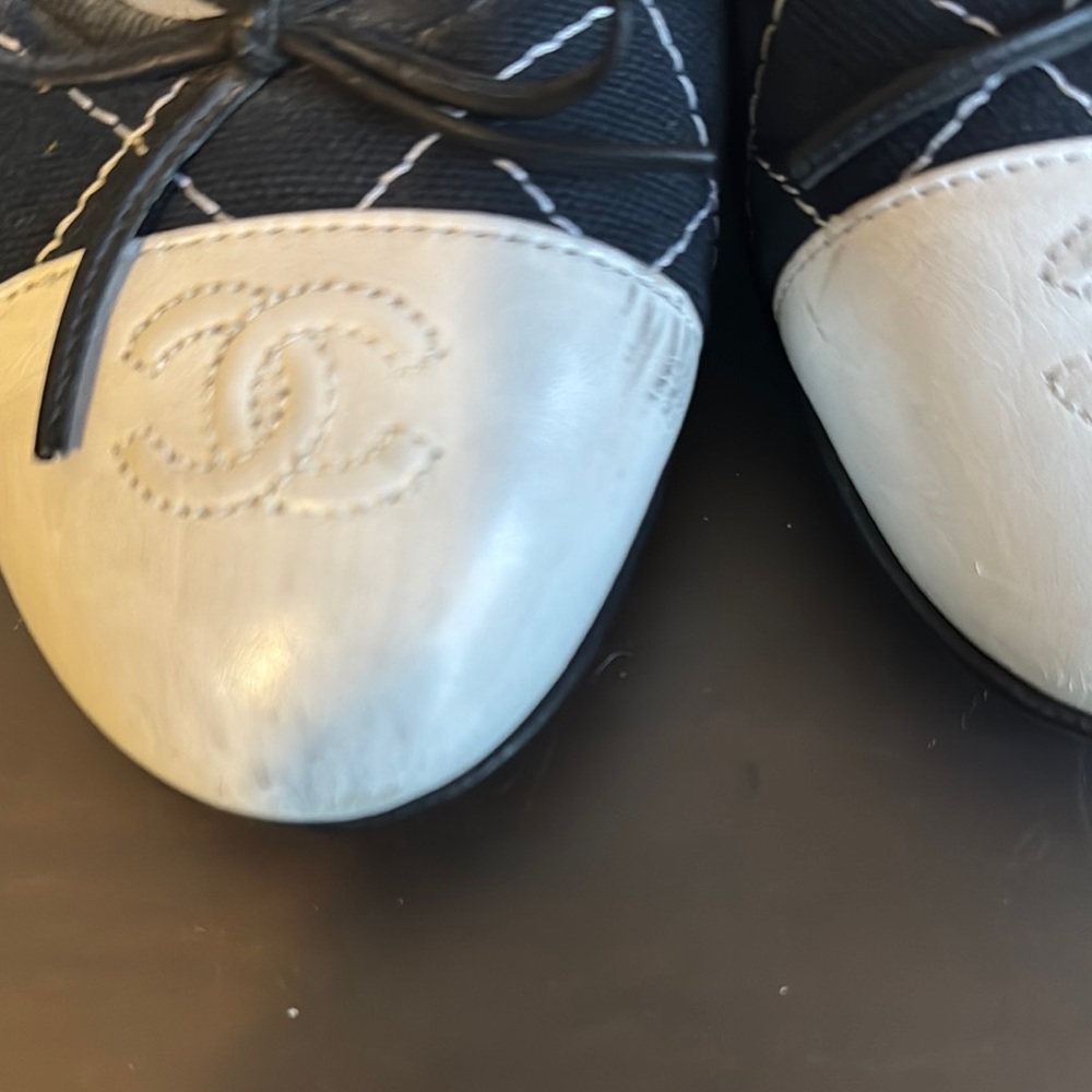 Chanel Blue quilted and white cap toe Women's Shoes Sz 40.5 - Picture 4 of 7